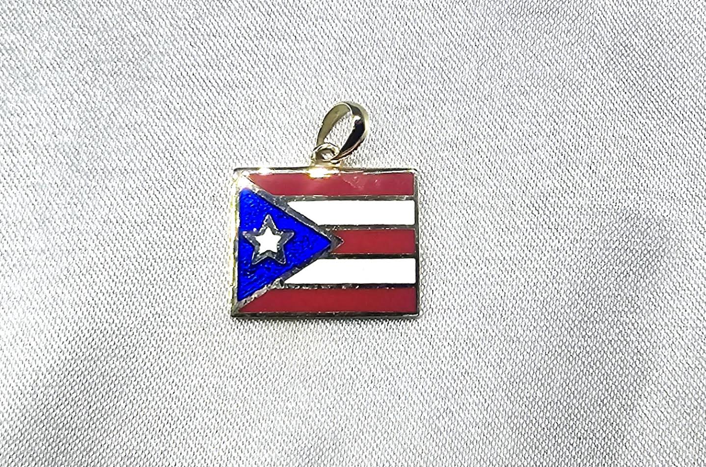 Charm de Bandera de P.R. 10k