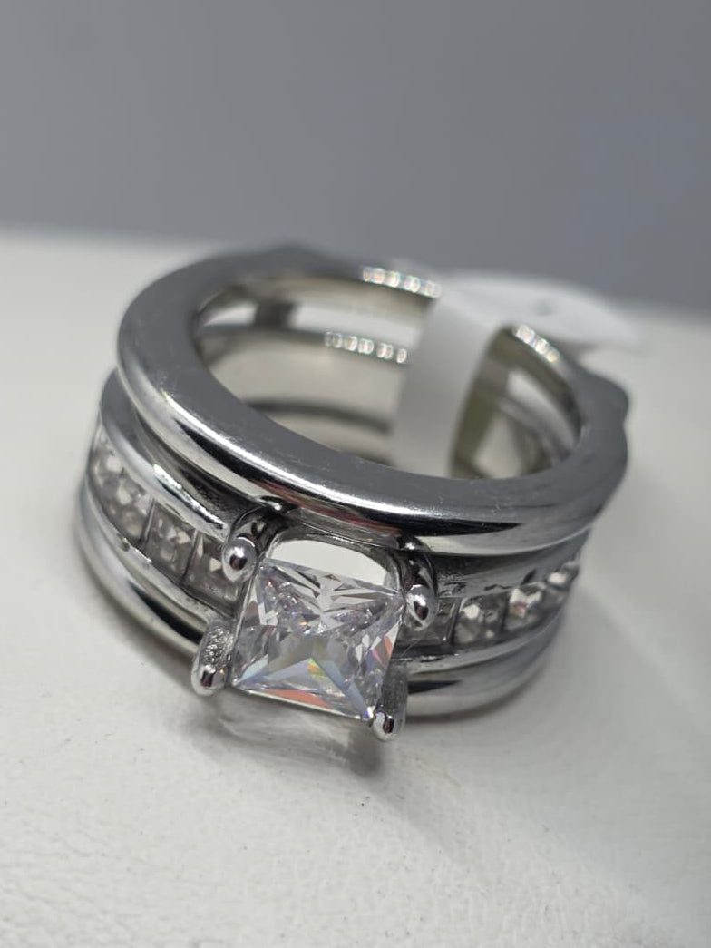 Sortija S/Steel Plateada Con Zirconias Insert